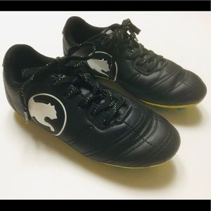 ⚽️ PUMA - PROCAT - OUTDOOR - BLACK & WHITE - SOCCER CLEATS ⚽️
